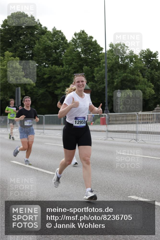 29.06.2025 - hella hamburg halbmarathon Jannik Wohlers http://msf.ph/oto/8236705 29.06.2025 10:28:51 Lombardsbrücke 1230, 2688, 3179, 4373, 6345, 7449, 8048, 8812, 9714, 10198, 10641, 10808, 11792, 11803, 11989, 12099, 12404, 12958, 13090, 14644, 15952, 15955, 16673, 16676, 18414 meine-sportfotos.de