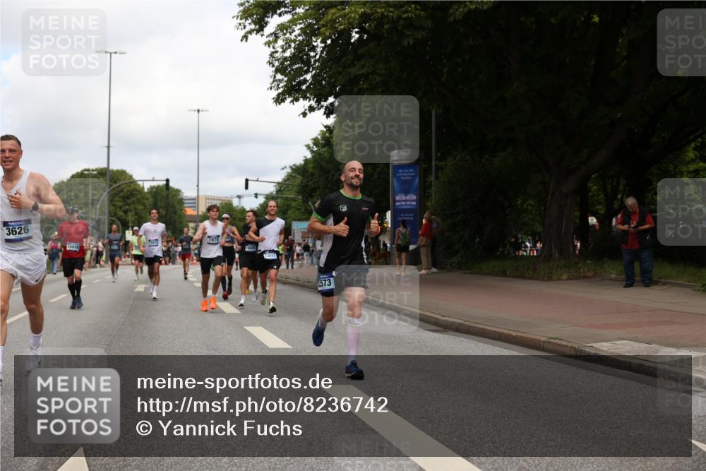 29.06.2025 - hella hamburg halbmarathon Yannick Fuchs http://msf.ph/oto/8236742 29.06.2025 10:34:33 20KM 1358, 1603, 1975, 2573, 2826, 3547, 3626, 4381, 4398, 4766, 4888, 5375, 6149, 6152, 6649, 7109, 7495, 7622, 8346, 8467, 8574, 8933, 9116, 11284, 11714, 11806, 12046, 12091, 13190, 14077, 14699, 15421, 15813, 15828, 16580, 17425, 17792, 17916, 17973, 18013, 18979 meine-sportfotos.de