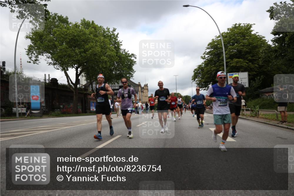 29.06.2025 - hella hamburg halbmarathon Yannick Fuchs http://msf.ph/oto/8236754 29.06.2025 10:47:09 20KM 1061, 1258, 1499, 1683, 1706, 1783, 2074, 2099, 2208, 2346, 2910, 3059, 3334, 3399, 3999, 4065, 4419, 4587, 4635, 5077, 5607, 5907, 6198, 6628, 6897, 7177, 7509, 7864, 8273, 8361, 8587, 8651, 9065, 9163, 9537, 10724, 11217, 11588, 11589, 11604, 11689, 11992, 12155, 12413, 12482, 12490, 12875, 12910, 14323, 15126, 15179, 15430, 15681, 15980, 16467, 16538, 16986, 18249, 18720, 18901, 19208, 19244 meine-sportfotos.de