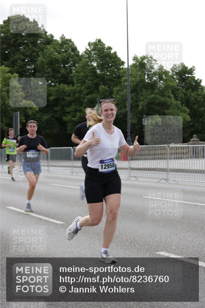 29.06.2025 - hella hamburg halbmarathon Jannik Wohlers http://msf.ph/oto/8236760 29.06.2025 10:28:51 Lombardsbrücke 1230, 2688, 3179, 4373, 6345, 7449, 8048, 8812, 9714, 10198, 10641, 10808, 11792, 11803, 11989, 12099, 12404, 12958, 13090, 14644, 15952, 15955, 16673, 16676, 18414 meine-sportfotos.de