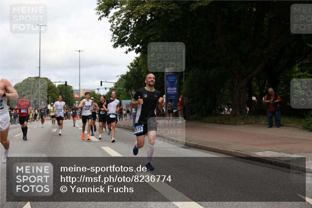 29.06.2025 - hella hamburg halbmarathon Yannick Fuchs http://msf.ph/oto/8236774 29.06.2025 10:34:33 20KM 1358, 1603, 1975, 2573, 2826, 3547, 3626, 4381, 4398, 4766, 4888, 5375, 6149, 6152, 6649, 7109, 7495, 7622, 8346, 8467, 8574, 8933, 9116, 11284, 11714, 11806, 12046, 12091, 13190, 14077, 14699, 15421, 15813, 15828, 16580, 17425, 17792, 17916, 17973, 18013, 18979 meine-sportfotos.de