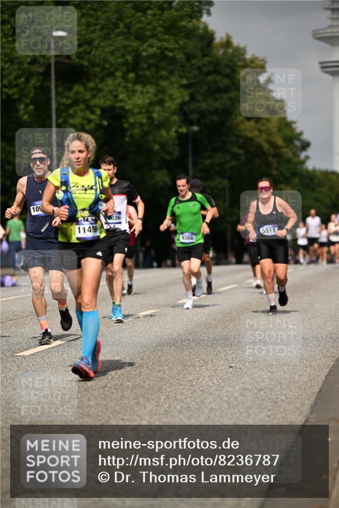 29.06.2025 - hella hamburg halbmarathon Dr. Thomas Lammeyer http://msf.ph/oto/8236787 29.06.2025 10:13:47 Kennedybrücke 1573, 1838, 3921, 5511, 7042, 7187, 7333, 7636, 8219, 9366, 9434, 9674, 9781, 10036, 10943, 11027 meine-sportfotos.de