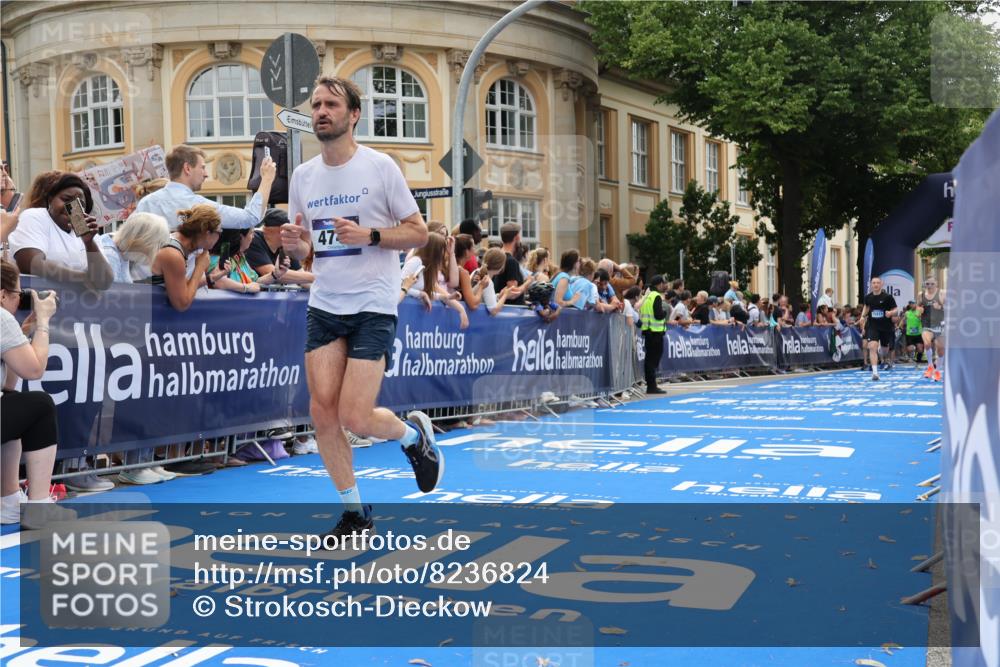 29.06.2025 - hella hamburg halbmarathon Strokosch-Dieckow http://msf.ph/oto/8236824 29.06.2025 10:35:13 Ziel 4740, 4944, 7628, 7867, 11559, 12514, 13798, 14789, 15415, 15773, 17022 meine-sportfotos.de