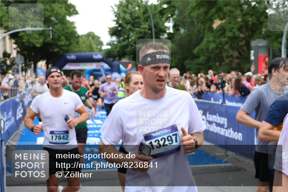29.06.2025 - hella hamburg halbmarathon Zöllner http://msf.ph/oto/8236841 29.06.2025 10:55:13 Ziel 1549, 1628, 2119, 2448, 3041, 3945, 4903, 6355, 8691, 8973, 9361, 9380, 10188, 10191, 10192, 10582, 11747, 11976, 12248, 12961, 14834, 14948, 15854, 16108, 16630, 17842, 18031, 18966 meine-sportfotos.de