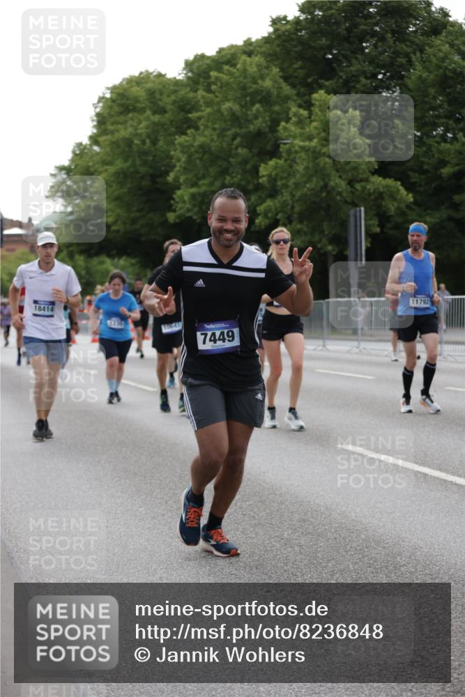 29.06.2025 - hella hamburg halbmarathon Jannik Wohlers http://msf.ph/oto/8236848 29.06.2025 10:28:54 Lombardsbrücke 1230, 2688, 3179, 3311, 4349, 4373, 6345, 6725, 7449, 8048, 8812, 9714, 10198, 10641, 10808, 11792, 11803, 11989, 12404, 12958, 13090, 14644, 15952, 15955, 16673, 16676, 17496, 18298, 18299, 18414 meine-sportfotos.de