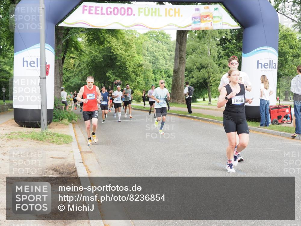 29.06.2025 - hella hamburg halbmarathon MichiJ http://msf.ph/oto/8236854 29.06.2025 10:27:15 Zwischen KM18-KM19 1164, 3014, 3530, 13729, 15965 meine-sportfotos.de