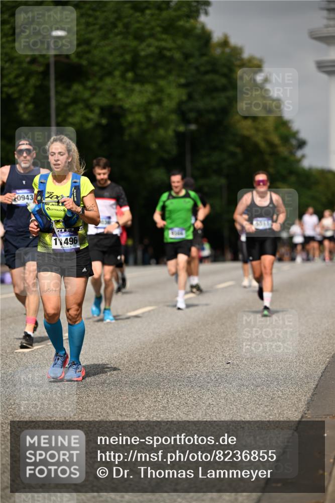 29.06.2025 - hella hamburg halbmarathon Dr. Thomas Lammeyer http://msf.ph/oto/8236855 29.06.2025 10:13:47 Kennedybrücke 1573, 1838, 3921, 5511, 7042, 7187, 7333, 7636, 8219, 9366, 9434, 9674, 9781, 10036, 10943, 11027 meine-sportfotos.de
