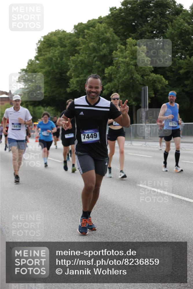 29.06.2025 - hella hamburg halbmarathon Jannik Wohlers http://msf.ph/oto/8236859 29.06.2025 10:28:54 Lombardsbrücke 1230, 2688, 3179, 3311, 4349, 4373, 6345, 6725, 7449, 8048, 8812, 9714, 10198, 10641, 10808, 11792, 11803, 11989, 12404, 12958, 13090, 14644, 15952, 15955, 16673, 16676, 17496, 18298, 18299, 18414 meine-sportfotos.de