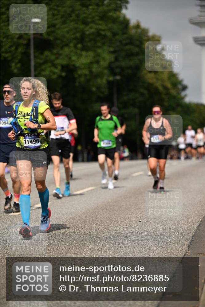 29.06.2025 - hella hamburg halbmarathon Dr. Thomas Lammeyer http://msf.ph/oto/8236885 29.06.2025 10:13:47 Kennedybrücke 1573, 1838, 3921, 5511, 7042, 7187, 7333, 7636, 8219, 9366, 9434, 9674, 9781, 10036, 10943, 11027 meine-sportfotos.de