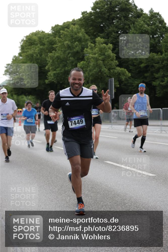 29.06.2025 - hella hamburg halbmarathon Jannik Wohlers http://msf.ph/oto/8236895 29.06.2025 10:28:54 Lombardsbrücke 1230, 2688, 3179, 3311, 4349, 4373, 6345, 6725, 7449, 8048, 8812, 9714, 10198, 10641, 10808, 11792, 11803, 11989, 12404, 12958, 13090, 14644, 15952, 15955, 16673, 16676, 17496, 18298, 18299, 18414 meine-sportfotos.de