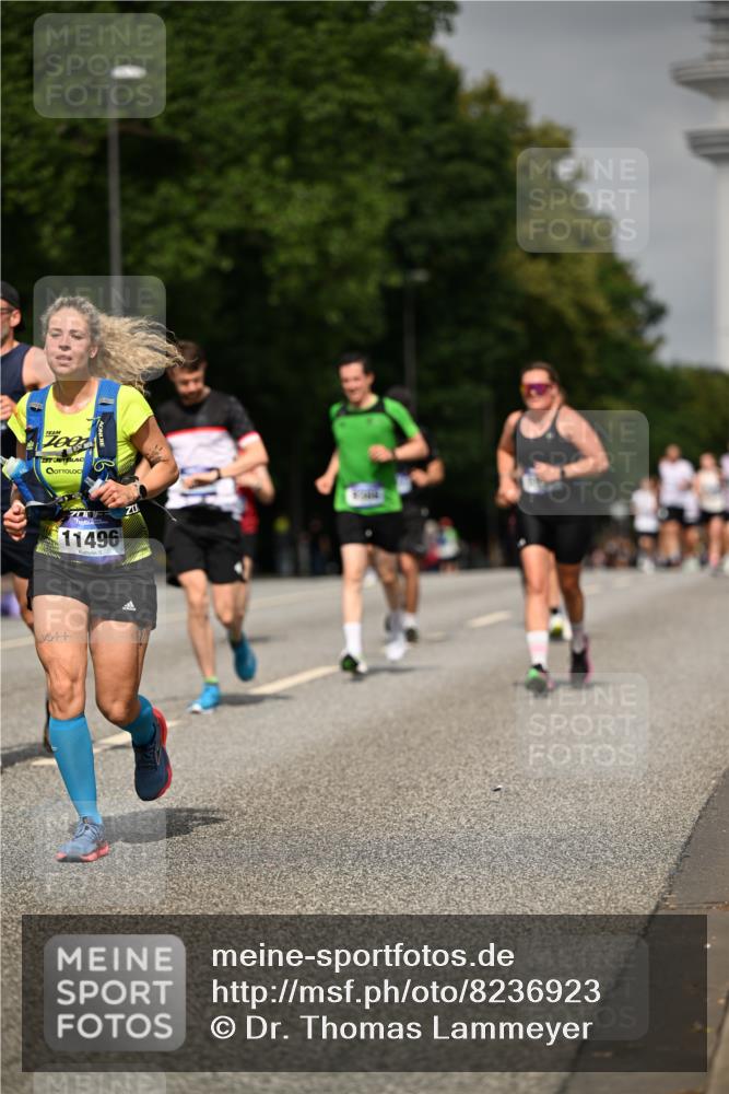 29.06.2025 - hella hamburg halbmarathon Dr. Thomas Lammeyer http://msf.ph/oto/8236923 29.06.2025 10:13:47 Kennedybrücke 1573, 1838, 3921, 5511, 7042, 7187, 7333, 7636, 8219, 9366, 9434, 9674, 9781, 10036, 10943, 11027 meine-sportfotos.de