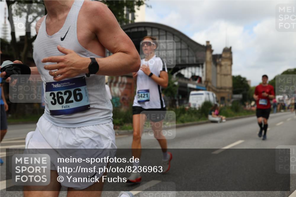 29.06.2025 - hella hamburg halbmarathon Yannick Fuchs http://msf.ph/oto/8236963 29.06.2025 10:34:34 20KM 1358, 1603, 1975, 2573, 2826, 3547, 3626, 4381, 4398, 4766, 4888, 5375, 6149, 6152, 6649, 7109, 7495, 7622, 8346, 8467, 8574, 8933, 9116, 11714, 11806, 12046, 12091, 13190, 14077, 14699, 15421, 15813, 15828, 16580, 17245, 17792, 17916, 17973, 18013, 18979 meine-sportfotos.de