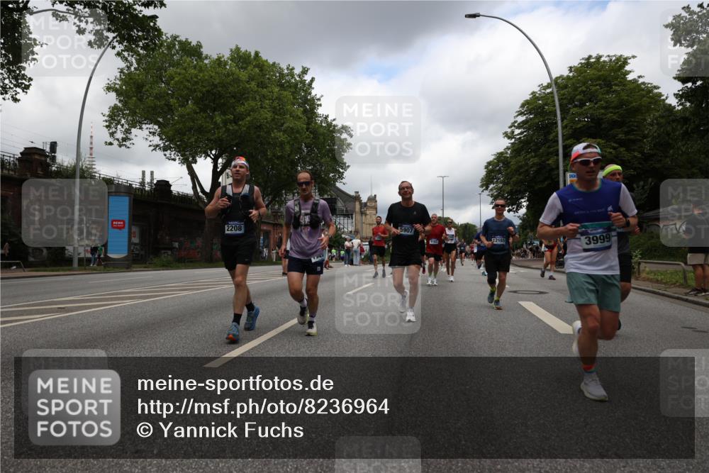 29.06.2025 - hella hamburg halbmarathon Yannick Fuchs http://msf.ph/oto/8236964 29.06.2025 10:47:09 20KM 1061, 1258, 1499, 1683, 1706, 1783, 2074, 2099, 2208, 2346, 2910, 3059, 3334, 3399, 3999, 4065, 4419, 4587, 4635, 5077, 5607, 5907, 6198, 6628, 6897, 7177, 7509, 7864, 8273, 8361, 8587, 8651, 9065, 9163, 9537, 10724, 11217, 11588, 11589, 11604, 11689, 11992, 12155, 12413, 12482, 12490, 12875, 12910, 14323, 15126, 15179, 15430, 15681, 15980, 16467, 16538, 16986, 18249, 18720, 18901, 19208, 19244 meine-sportfotos.de