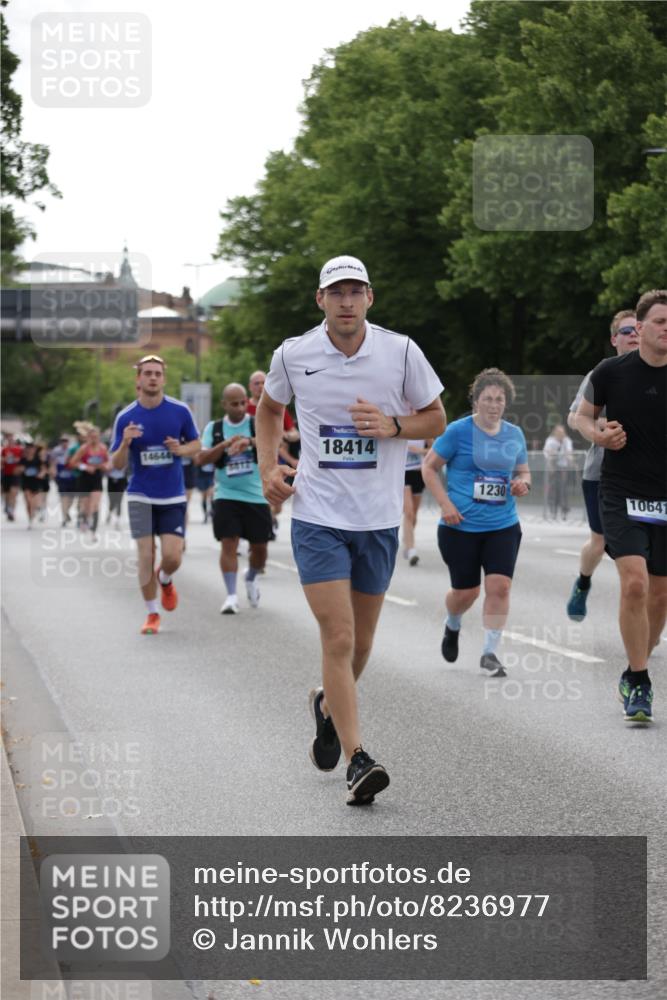 29.06.2025 - hella hamburg halbmarathon Jannik Wohlers http://msf.ph/oto/8236977 29.06.2025 10:28:56 Lombardsbrücke 1230, 2688, 3179, 3311, 4349, 4373, 6285, 6345, 6725, 7449, 8048, 8812, 9714, 10198, 10641, 10808, 11792, 11803, 11989, 12404, 12958, 13090, 14644, 15952, 15955, 16659, 16673, 16676, 17496, 18298, 18299, 18414 meine-sportfotos.de