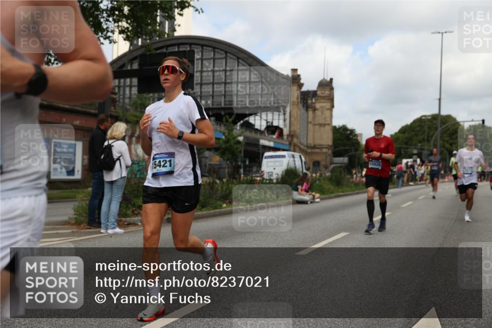 29.06.2025 - hella hamburg halbmarathon Yannick Fuchs http://msf.ph/oto/8237021 29.06.2025 10:34:34 20KM 1358, 1603, 1975, 2573, 2826, 3547, 3626, 4381, 4398, 4766, 4888, 5375, 6149, 6152, 6649, 7109, 7495, 7622, 8346, 8467, 8574, 8933, 9116, 11714, 11806, 12046, 12091, 13190, 14077, 14699, 15421, 15813, 15828, 16580, 17245, 17792, 17916, 17973, 18013, 18979 meine-sportfotos.de