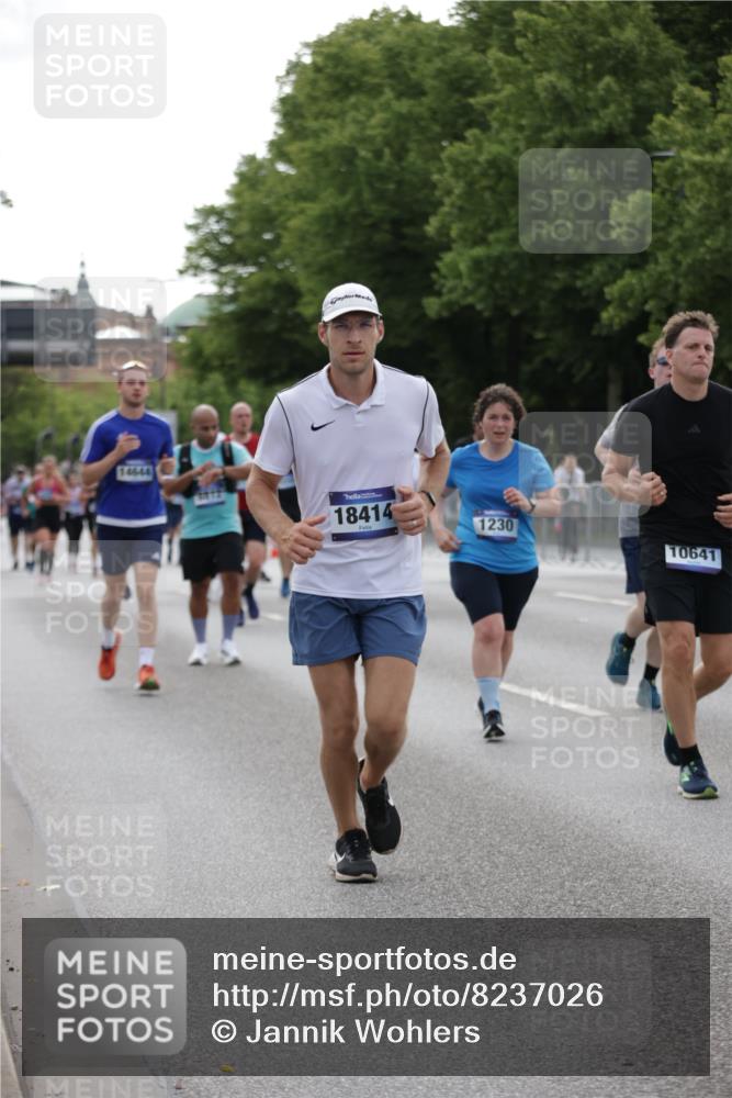 29.06.2025 - hella hamburg halbmarathon Jannik Wohlers http://msf.ph/oto/8237026 29.06.2025 10:28:56 Lombardsbrücke 1230, 2688, 3179, 3311, 4349, 4373, 6285, 6345, 6725, 7449, 8048, 8812, 9714, 10198, 10641, 10808, 11792, 11803, 11989, 12404, 12958, 13090, 14644, 15952, 15955, 16659, 16673, 16676, 17496, 18298, 18299, 18414 meine-sportfotos.de