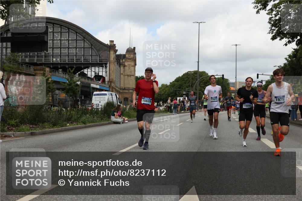 29.06.2025 - hella hamburg halbmarathon Yannick Fuchs http://msf.ph/oto/8237112 29.06.2025 10:34:35 20KM 1358, 1603, 1975, 2573, 2826, 3547, 3626, 4381, 4398, 4766, 4888, 5375, 5409, 6149, 6152, 6649, 7109, 7495, 7622, 8346, 8467, 8574, 8933, 9294, 11714, 11806, 12046, 12091, 13190, 14077, 14699, 15421, 15813, 15828, 16580, 16761, 17245, 17792, 17916, 17973, 18013, 18979 meine-sportfotos.de