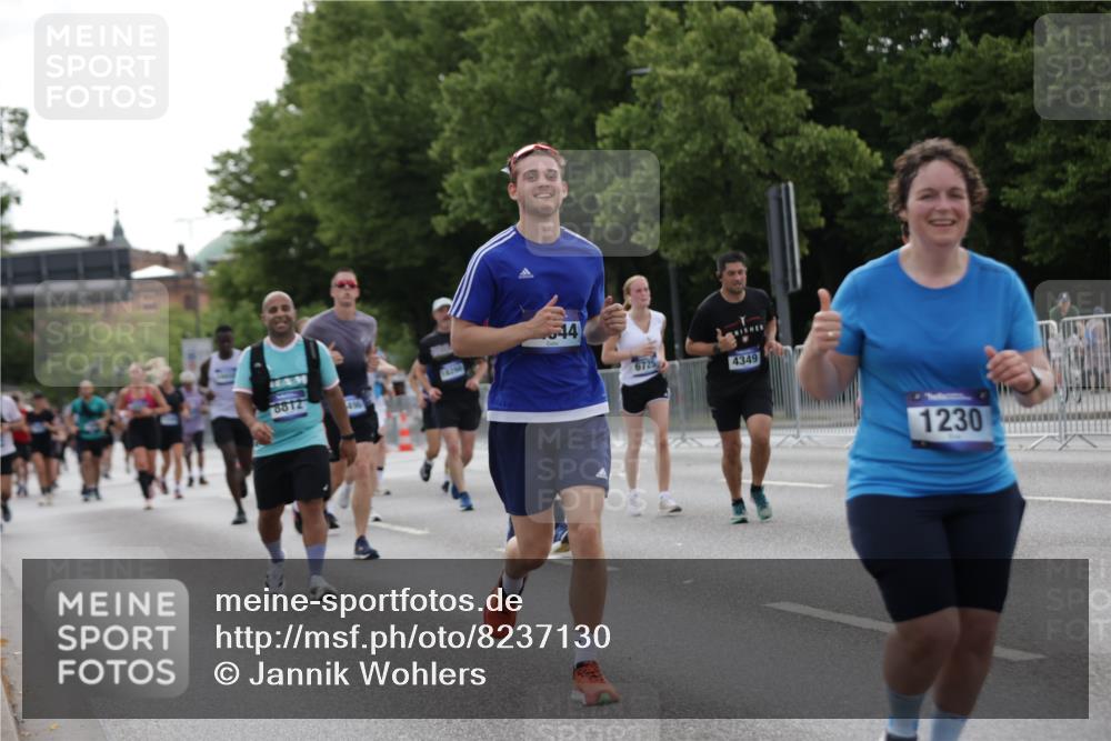 29.06.2025 - hella hamburg halbmarathon Jannik Wohlers http://msf.ph/oto/8237130 29.06.2025 10:28:59 Lombardsbrücke 1230, 1661, 3179, 3311, 4349, 4373, 6285, 6725, 7449, 8812, 9714, 10198, 10322, 10641, 10808, 11249, 11792, 11803, 11989, 12086, 12958, 13090, 13382, 14644, 16659, 16662, 16673, 16676, 17496, 18298, 18299, 18414 meine-sportfotos.de