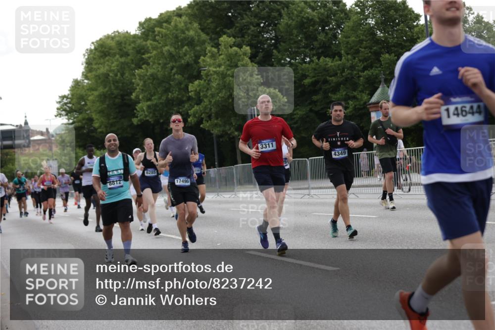 29.06.2025 - hella hamburg halbmarathon Jannik Wohlers http://msf.ph/oto/8237242 29.06.2025 10:29:01 Lombardsbrücke 1230, 1661, 3179, 3311, 4349, 4373, 6285, 6725, 7449, 7517, 8812, 9714, 10322, 10641, 10808, 10996, 11249, 11792, 11803, 11989, 12086, 12958, 13382, 14644, 16659, 16662, 16673, 16676, 17496, 18298, 18299, 18414 meine-sportfotos.de