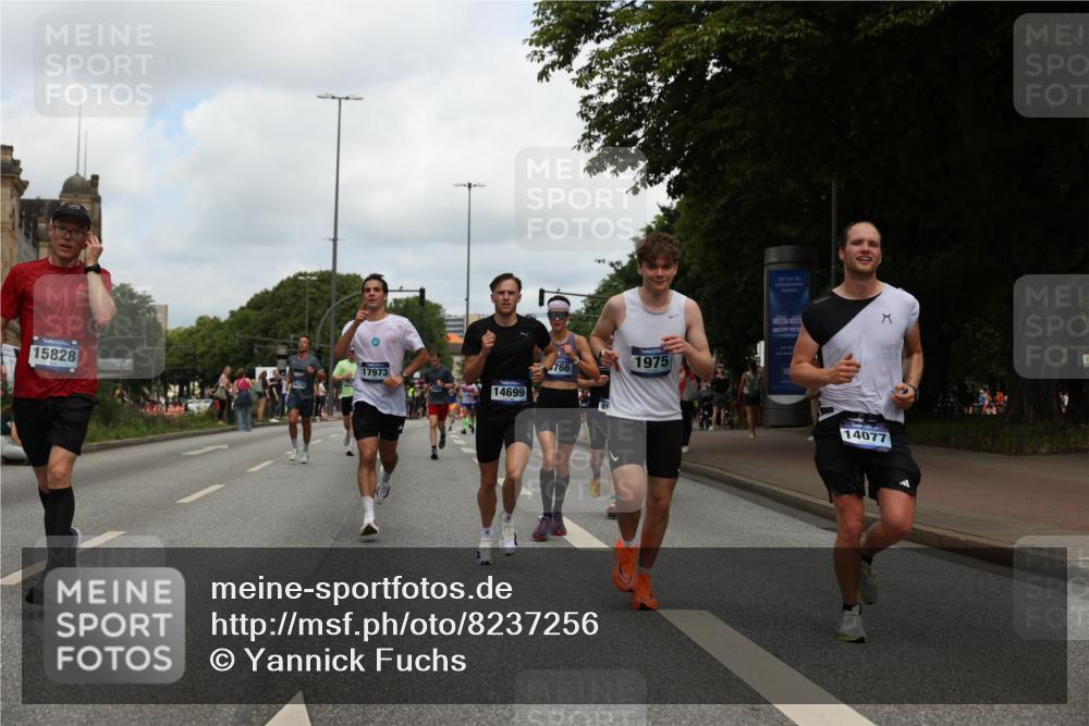 29.06.2025 - hella hamburg halbmarathon Yannick Fuchs http://msf.ph/oto/8237256 29.06.2025 10:34:35 20KM 1358, 1603, 1975, 2573, 2826, 3547, 3626, 4381, 4398, 4766, 4888, 5375, 5409, 6149, 6152, 6649, 7109, 7495, 7622, 8346, 8467, 8574, 8933, 9294, 11714, 11806, 12046, 12091, 13190, 14077, 14699, 15421, 15813, 15828, 16580, 16761, 17245, 17792, 17916, 17973, 18013, 18979 meine-sportfotos.de