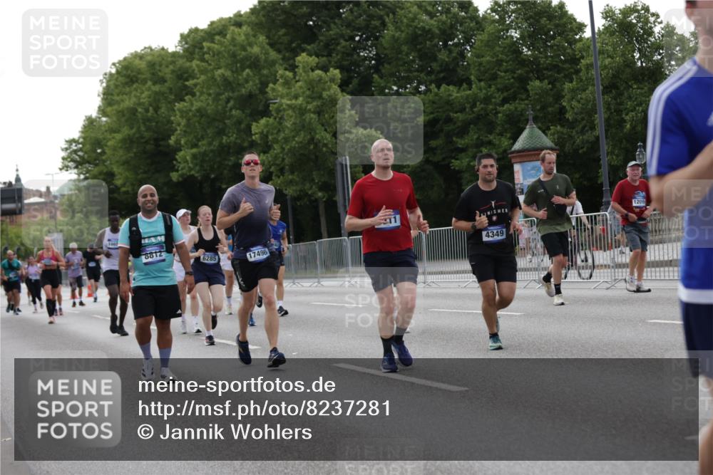 29.06.2025 - hella hamburg halbmarathon Jannik Wohlers http://msf.ph/oto/8237281 29.06.2025 10:29:01 Lombardsbrücke 1230, 1661, 3179, 3311, 4349, 4373, 6285, 6725, 7449, 7517, 8812, 9714, 10322, 10641, 10808, 10996, 11249, 11792, 11803, 11989, 12086, 12958, 13382, 14644, 16659, 16662, 16673, 16676, 17496, 18298, 18299, 18414 meine-sportfotos.de