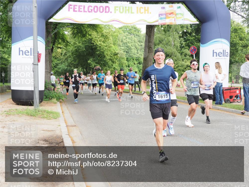 29.06.2025 - hella hamburg halbmarathon MichiJ http://msf.ph/oto/8237304 29.06.2025 10:27:19 Zwischen KM18-KM19 1164, 1615, 2525, 2849, 3014, 3530, 11055, 11379, 17005 meine-sportfotos.de