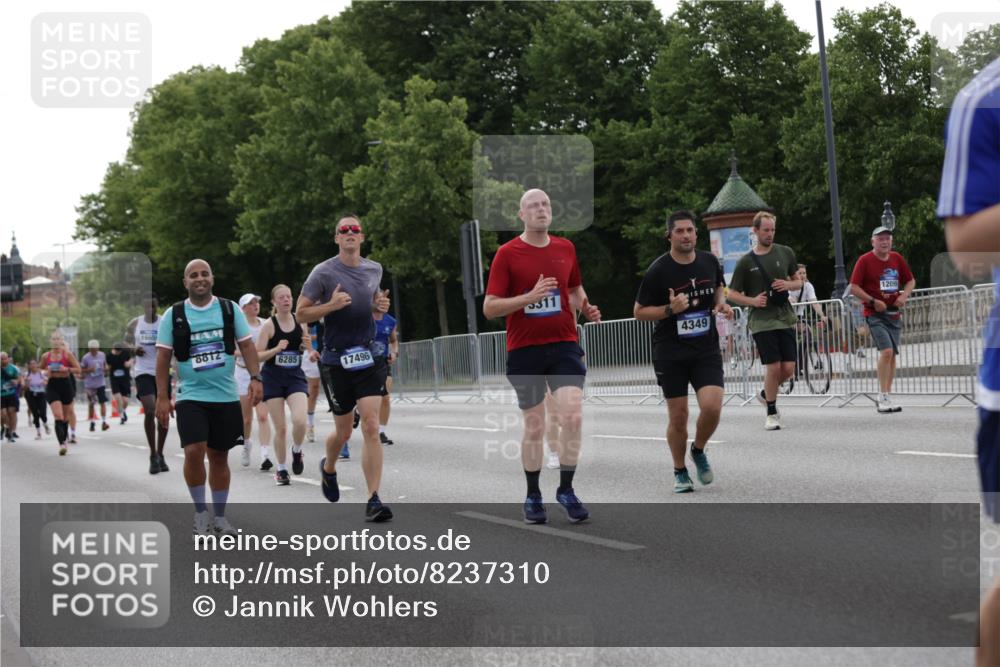 29.06.2025 - hella hamburg halbmarathon Jannik Wohlers http://msf.ph/oto/8237310 29.06.2025 10:29:01 Lombardsbrücke 1230, 1661, 3179, 3311, 4349, 4373, 6285, 6725, 7449, 7517, 8812, 9714, 10322, 10641, 10808, 10996, 11249, 11792, 11803, 11989, 12086, 12958, 13382, 14644, 16659, 16662, 16673, 16676, 17496, 18298, 18299, 18414 meine-sportfotos.de