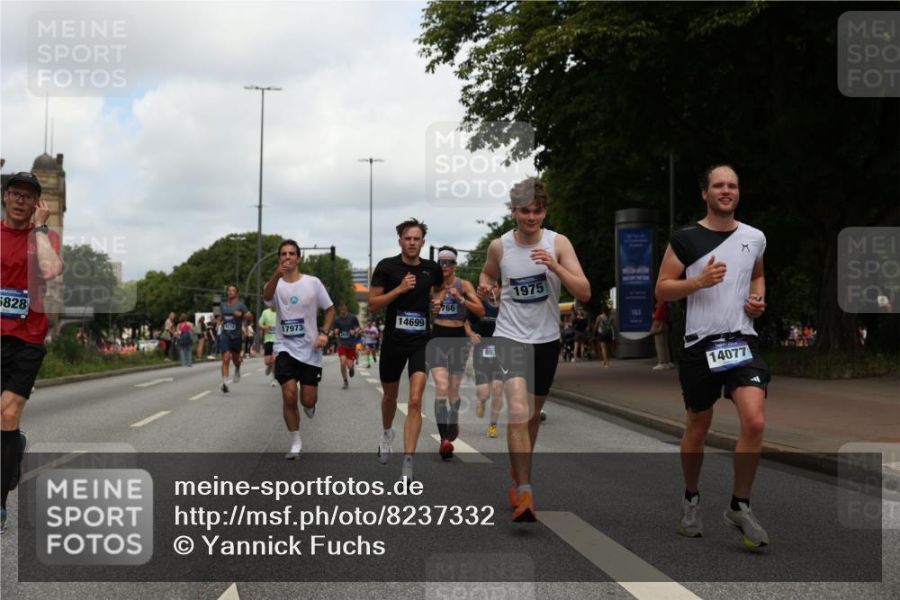 29.06.2025 - hella hamburg halbmarathon Yannick Fuchs http://msf.ph/oto/8237332 29.06.2025 10:34:35 20KM 1358, 1603, 1975, 2573, 2826, 3547, 3626, 4381, 4398, 4766, 4888, 5375, 5409, 6149, 6152, 6649, 7109, 7495, 7622, 8346, 8467, 8574, 8933, 9294, 11714, 11806, 12046, 12091, 13190, 14077, 14699, 15421, 15813, 15828, 16580, 16761, 17245, 17792, 17916, 17973, 18013, 18979 meine-sportfotos.de