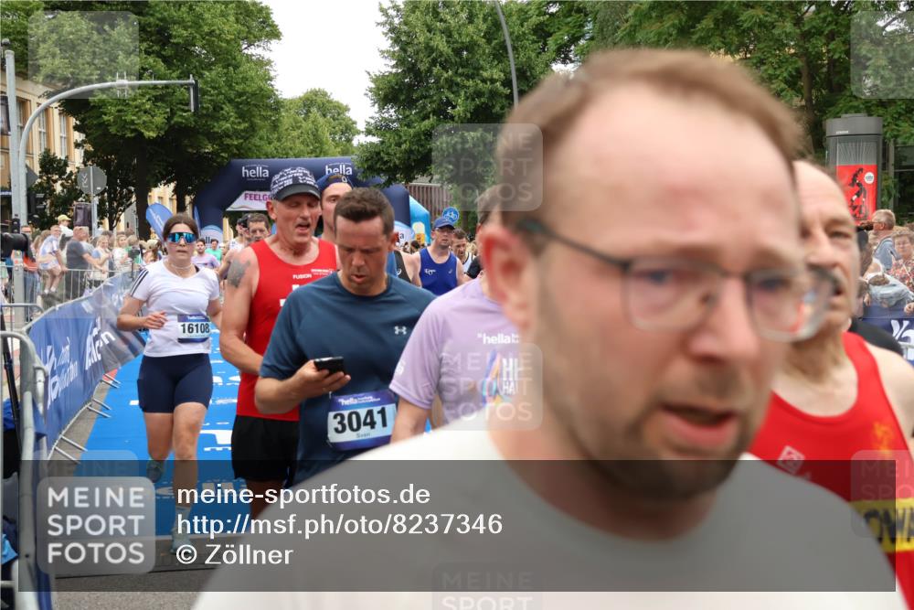 29.06.2025 - hella hamburg halbmarathon Zöllner http://msf.ph/oto/8237346 29.06.2025 10:55:18 Ziel 1549, 1628, 2119, 4903, 5643, 6723, 6891, 8973, 9361, 10188, 10263, 10582, 11184, 11747, 12248, 13470, 14834, 15854, 16108, 16521, 18031, 18380, 18531, 18966 meine-sportfotos.de