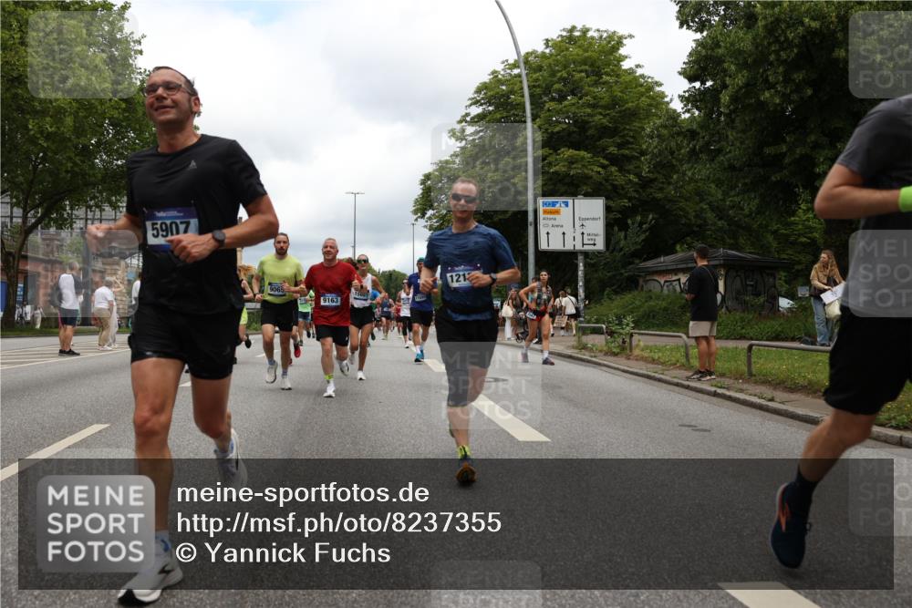29.06.2025 - hella hamburg halbmarathon Yannick Fuchs http://msf.ph/oto/8237355 29.06.2025 10:47:10 20KM 1061, 1258, 1499, 1683, 1706, 1783, 2074, 2099, 2208, 2346, 2910, 3059, 3334, 3399, 3999, 4065, 4419, 4587, 4635, 5077, 5607, 5907, 6198, 6628, 6897, 7177, 7509, 7864, 8273, 8361, 8390, 8651, 9065, 9163, 9537, 10724, 10895, 11217, 11588, 11589, 11604, 11689, 11992, 12155, 12413, 12482, 12490, 12875, 12910, 14323, 15126, 15179, 15430, 15681, 15980, 16467, 16538, 16986, 18249, 18590, 18720, 18901, 19208, 19244 meine-sportfotos.de