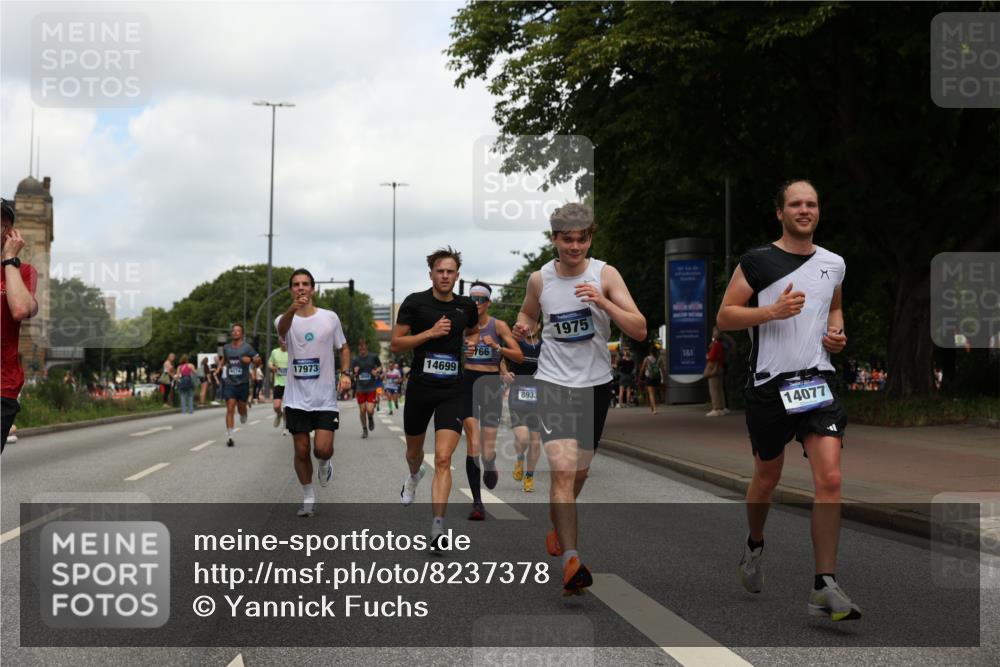 29.06.2025 - hella hamburg halbmarathon Yannick Fuchs http://msf.ph/oto/8237378 29.06.2025 10:34:35 20KM 1358, 1603, 1975, 2573, 2826, 3547, 3626, 4381, 4398, 4766, 4888, 5375, 5409, 6149, 6152, 6649, 7109, 7495, 7622, 8346, 8467, 8574, 8933, 9294, 11714, 11806, 12046, 12091, 13190, 14077, 14699, 15421, 15813, 15828, 16580, 16761, 17245, 17792, 17916, 17973, 18013, 18979 meine-sportfotos.de