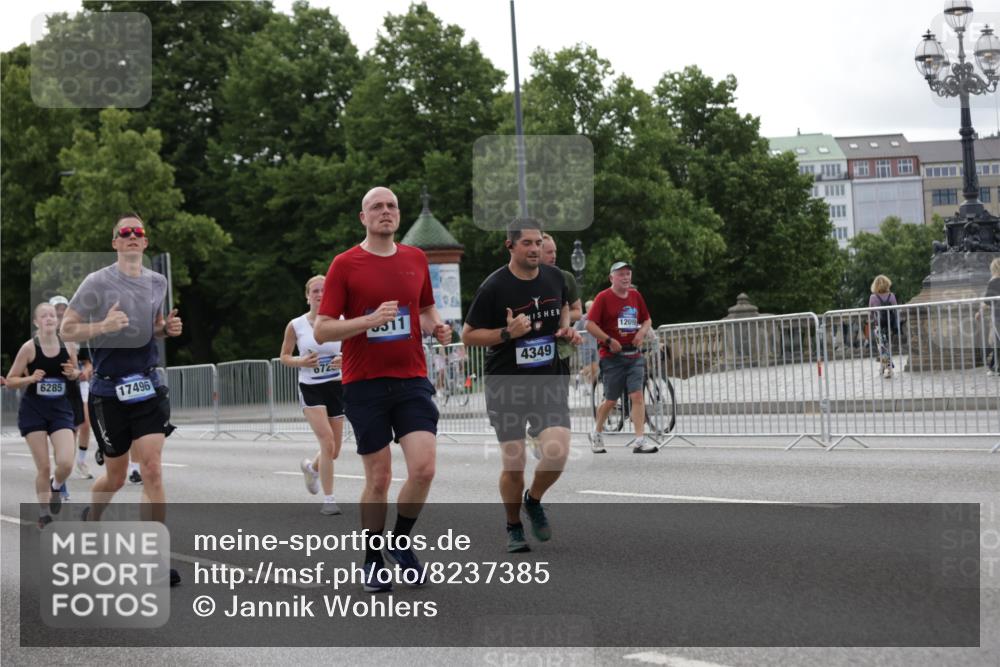 29.06.2025 - hella hamburg halbmarathon Jannik Wohlers http://msf.ph/oto/8237385 29.06.2025 10:29:02 Lombardsbrücke 1230, 1661, 3179, 3311, 3524, 4349, 4373, 6285, 6725, 7449, 7517, 7832, 8812, 9714, 10322, 10641, 10808, 10996, 11249, 11792, 11803, 11989, 12086, 12958, 13382, 14644, 16306, 16659, 16662, 16676, 17496, 17945, 18298, 18299, 18414 meine-sportfotos.de
