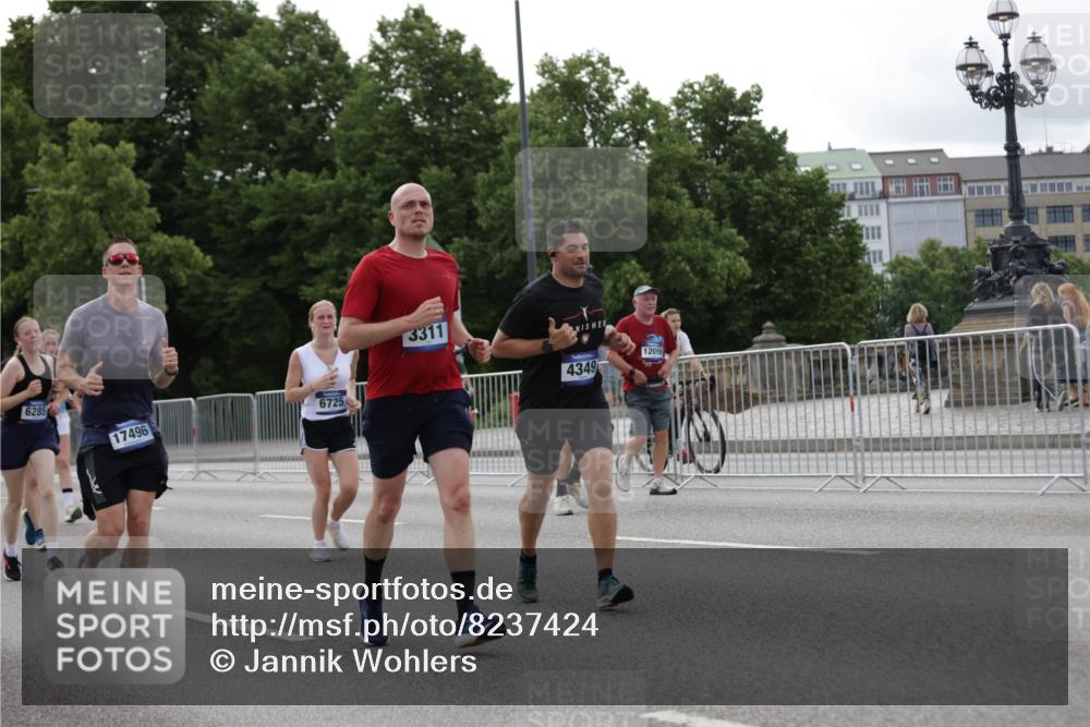 29.06.2025 - hella hamburg halbmarathon Jannik Wohlers http://msf.ph/oto/8237424 29.06.2025 10:29:02 Lombardsbrücke 1230, 1661, 3179, 3311, 3524, 4349, 4373, 6285, 6725, 7449, 7517, 7832, 8812, 9714, 10322, 10641, 10808, 10996, 11249, 11792, 11803, 11989, 12086, 12958, 13382, 14644, 16306, 16659, 16662, 16676, 17496, 17945, 18298, 18299, 18414 meine-sportfotos.de