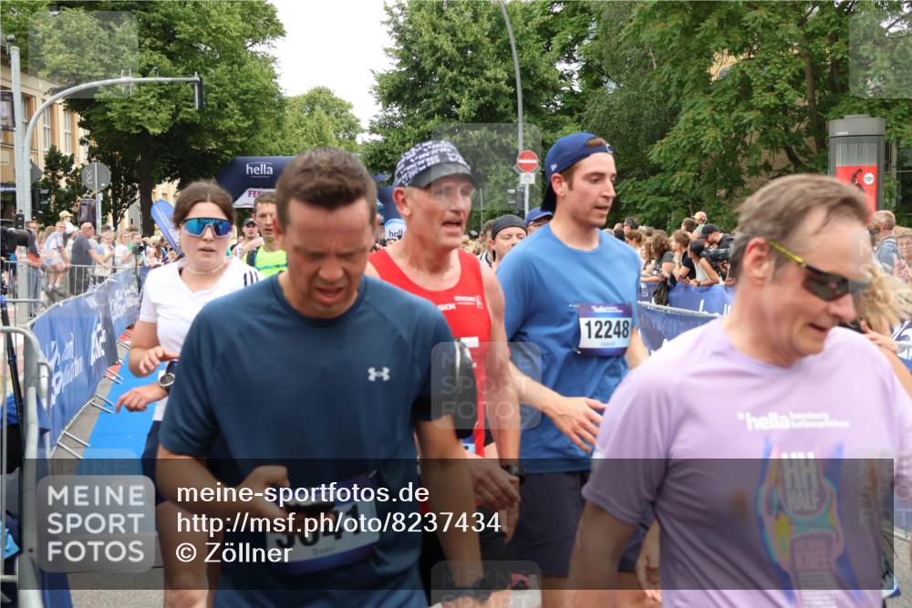 29.06.2025 - hella hamburg halbmarathon Zöllner http://msf.ph/oto/8237434 29.06.2025 10:55:19 Ziel 1549, 1628, 2119, 4903, 5643, 6723, 6891, 8973, 10188, 10263, 10582, 11184, 12526, 13470, 14834, 15854, 16521, 18031, 18290, 18380, 18531, 18966 meine-sportfotos.de