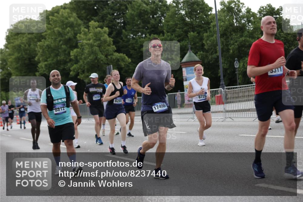 29.06.2025 - hella hamburg halbmarathon Jannik Wohlers http://msf.ph/oto/8237440 29.06.2025 10:29:02 Lombardsbrücke 1230, 1661, 3179, 3311, 3524, 4349, 4373, 6285, 6725, 7449, 7517, 7832, 8812, 9714, 10322, 10641, 10808, 10996, 11249, 11792, 11803, 11989, 12086, 12958, 13382, 14644, 16306, 16659, 16662, 16676, 17496, 17945, 18298, 18299, 18414 meine-sportfotos.de