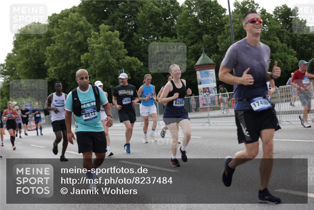 29.06.2025 - hella hamburg halbmarathon Jannik Wohlers http://msf.ph/oto/8237484 29.06.2025 10:29:03 Lombardsbrücke 1063, 1230, 1661, 3179, 3311, 3524, 4349, 4373, 6285, 6725, 7517, 7832, 8812, 9714, 10322, 10641, 10808, 10996, 11249, 11792, 11803, 11989, 12086, 12958, 13382, 14644, 16306, 16659, 16662, 16676, 17496, 17945, 18298, 18299, 18414 meine-sportfotos.de