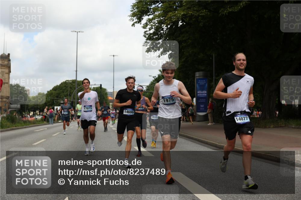 29.06.2025 - hella hamburg halbmarathon Yannick Fuchs http://msf.ph/oto/8237489 29.06.2025 10:34:36 20KM 1358, 1603, 1975, 2573, 2826, 3547, 3626, 4381, 4398, 4766, 4888, 5375, 5409, 5508, 6149, 6152, 6649, 7109, 7495, 7622, 8346, 8467, 8574, 8933, 9294, 11714, 11806, 12046, 12091, 13190, 14077, 14699, 15421, 15813, 15828, 16580, 16761, 17245, 17792, 17916, 17973, 18013, 18979 meine-sportfotos.de