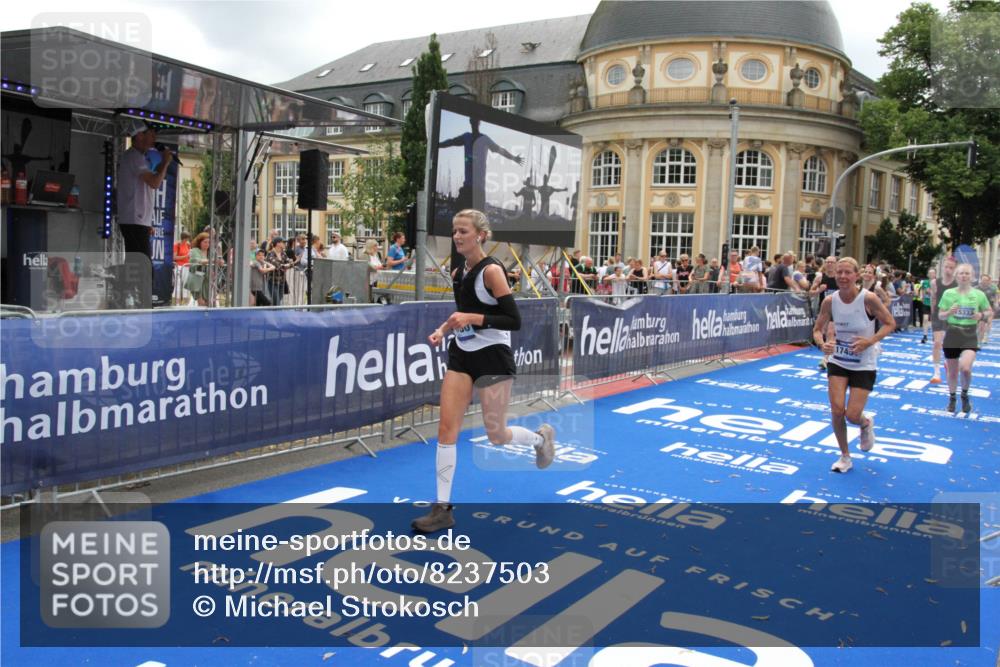 29.06.2025 - hella hamburg halbmarathon Michael Strokosch http://msf.ph/oto/8237503 29.06.2025 10:47:59 Ziel 1604, 1613, 4528, 5022, 6836, 14730, 15333, 16766, 17451, 18206, 18836, 18922, 19198 meine-sportfotos.de