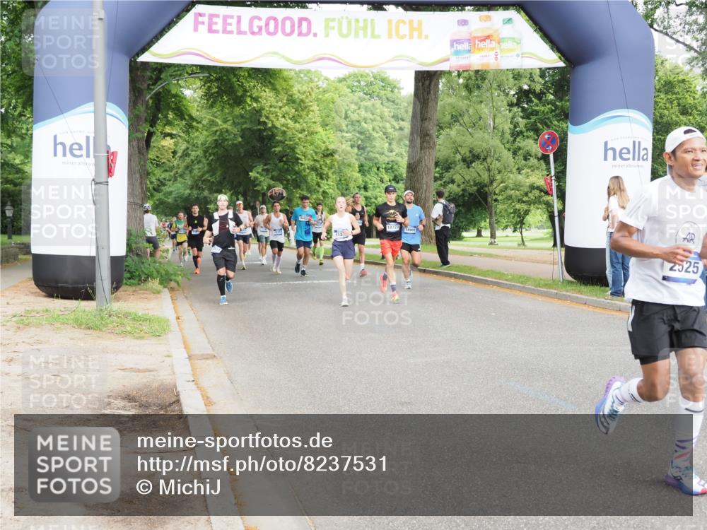 29.06.2025 - hella hamburg halbmarathon MichiJ http://msf.ph/oto/8237531 29.06.2025 10:27:20 Zwischen KM18-KM19 1164, 1615, 2525, 2849, 3014, 3530, 11055, 11379, 17005 meine-sportfotos.de