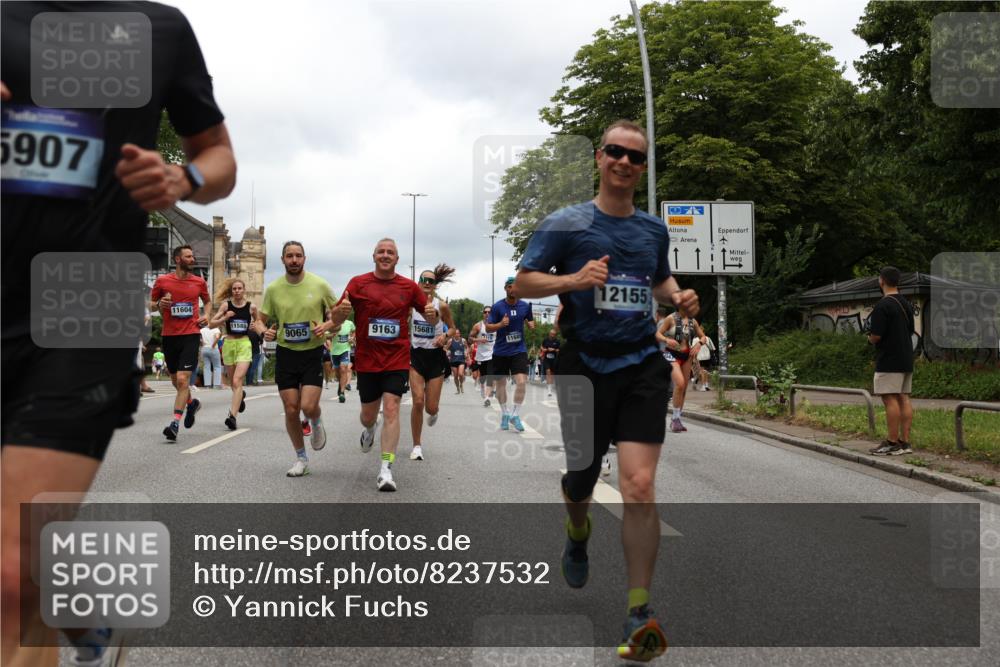 29.06.2025 - hella hamburg halbmarathon Yannick Fuchs http://msf.ph/oto/8237532 29.06.2025 10:47:11 20KM 1061, 1258, 1499, 1683, 1706, 1783, 2074, 2082, 2099, 2208, 2346, 2910, 3059, 3334, 3399, 3999, 4065, 4419, 4587, 4635, 5077, 5607, 5907, 6198, 6628, 7177, 7509, 7864, 8273, 8361, 8390, 8651, 9065, 9163, 9537, 10724, 10895, 11217, 11588, 11589, 11604, 11689, 11992, 12155, 12413, 12482, 12490, 12875, 12910, 14323, 15126, 15179, 15430, 15681, 15980, 16467, 16538, 16986, 18249, 18590, 18720, 18901, 19208, 19244 meine-sportfotos.de