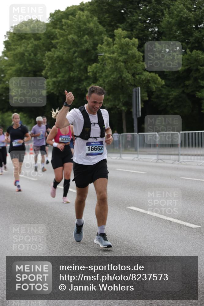 29.06.2025 - hella hamburg halbmarathon Jannik Wohlers http://msf.ph/oto/8237573 29.06.2025 10:29:06 Lombardsbrücke 1063, 1230, 1661, 3179, 3311, 3524, 4349, 6285, 6725, 7517, 7832, 8812, 9714, 10322, 10641, 10996, 11249, 11269, 11634, 11792, 11803, 12086, 13382, 14644, 16306, 16659, 16662, 16676, 17496, 17945, 18298, 18299 meine-sportfotos.de