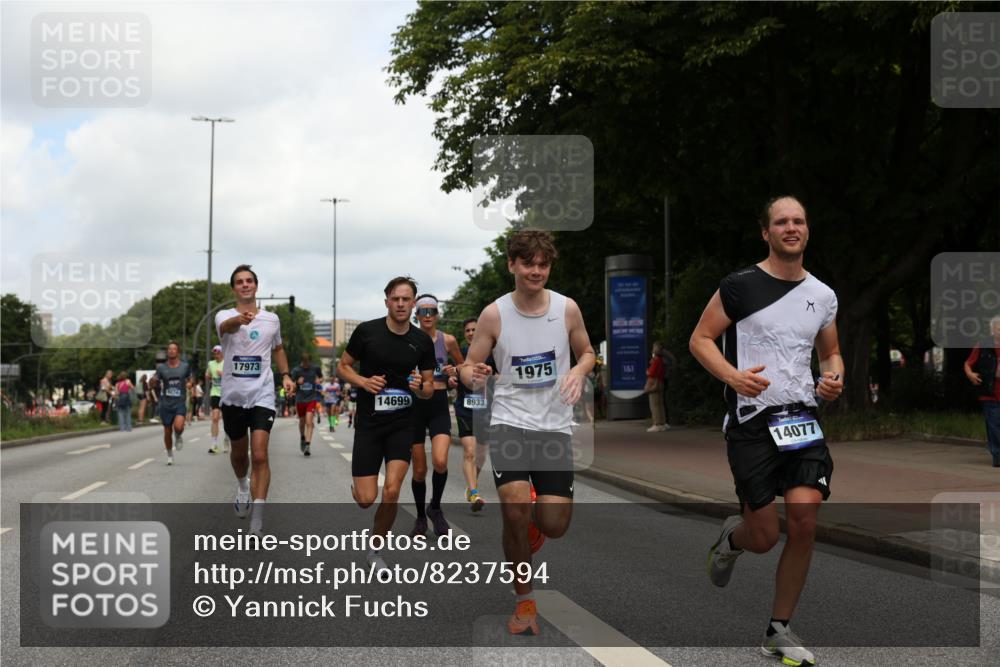 29.06.2025 - hella hamburg halbmarathon Yannick Fuchs http://msf.ph/oto/8237594 29.06.2025 10:34:36 20KM 1358, 1603, 1975, 2573, 2826, 3547, 3626, 4381, 4398, 4766, 4888, 5375, 5409, 5508, 6149, 6152, 6649, 7109, 7495, 7622, 8346, 8467, 8574, 8933, 9294, 11714, 11806, 12046, 12091, 13190, 14077, 14699, 15421, 15813, 15828, 16580, 16761, 17245, 17792, 17916, 17973, 18013, 18979 meine-sportfotos.de