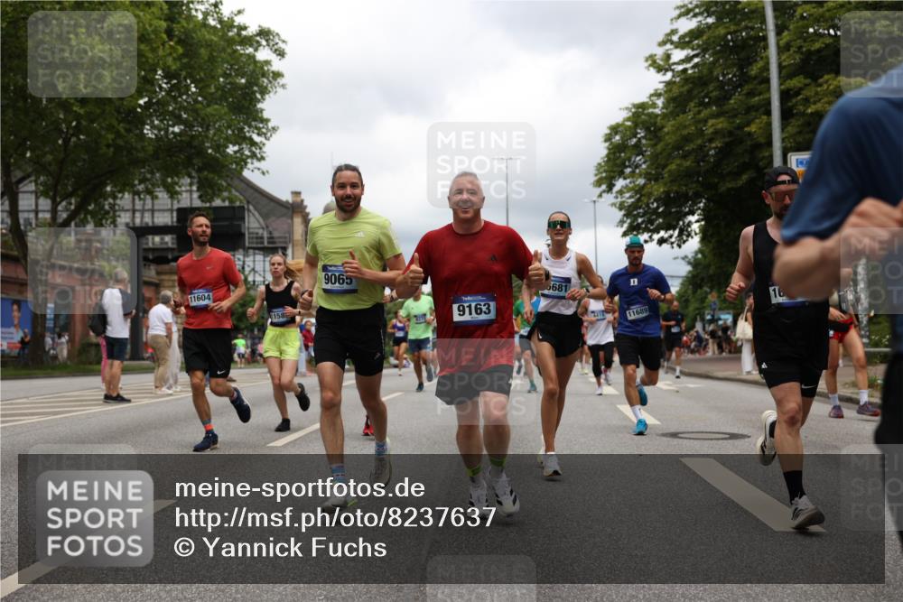 29.06.2025 - hella hamburg halbmarathon Yannick Fuchs http://msf.ph/oto/8237637 29.06.2025 10:47:11 20KM 1061, 1258, 1499, 1683, 1706, 1783, 2074, 2082, 2099, 2208, 2346, 2910, 3059, 3334, 3399, 3999, 4065, 4419, 4587, 4635, 5077, 5607, 5907, 6198, 6628, 7177, 7509, 7864, 8273, 8361, 8390, 8651, 9065, 9163, 9537, 10724, 10895, 11217, 11588, 11589, 11604, 11689, 11992, 12155, 12413, 12482, 12490, 12875, 12910, 14323, 15126, 15179, 15430, 15681, 15980, 16467, 16538, 16986, 18249, 18590, 18720, 18901, 19208, 19244 meine-sportfotos.de