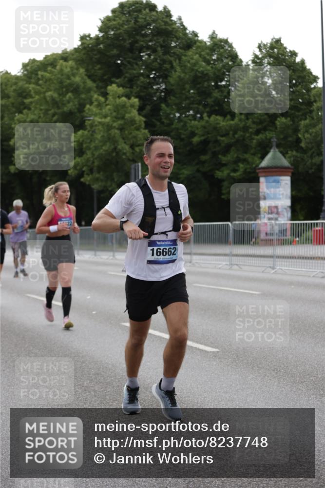 29.06.2025 - hella hamburg halbmarathon Jannik Wohlers http://msf.ph/oto/8237748 29.06.2025 10:29:07 Lombardsbrücke 1063, 1230, 1661, 3179, 3311, 3524, 4349, 4395, 6285, 6725, 7517, 7832, 8812, 9714, 10322, 10641, 10996, 11249, 11269, 11634, 11792, 11803, 12086, 12216, 13382, 14644, 16306, 16659, 16662, 16676, 17496, 17945, 18298, 18299 meine-sportfotos.de