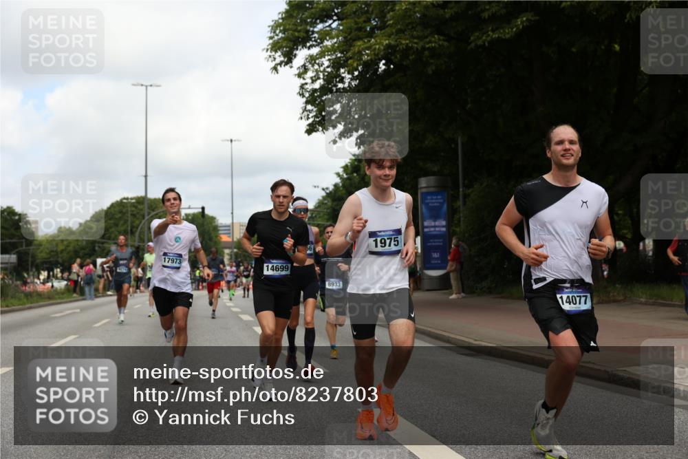29.06.2025 - hella hamburg halbmarathon Yannick Fuchs http://msf.ph/oto/8237803 29.06.2025 10:34:36 20KM 1358, 1603, 1975, 2573, 2826, 3547, 3626, 4381, 4398, 4766, 4888, 5375, 5409, 5508, 6149, 6152, 6649, 7109, 7495, 7622, 8346, 8467, 8574, 8933, 9294, 11714, 11806, 12046, 12091, 13190, 14077, 14699, 15421, 15813, 15828, 16580, 16761, 17245, 17792, 17916, 17973, 18013, 18979 meine-sportfotos.de