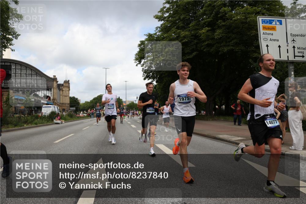 29.06.2025 - hella hamburg halbmarathon Yannick Fuchs http://msf.ph/oto/8237840 29.06.2025 10:34:36 20KM 1358, 1603, 1975, 2573, 2826, 3547, 3626, 4381, 4398, 4766, 4888, 5375, 5409, 5508, 6149, 6152, 6649, 7109, 7495, 7622, 8346, 8467, 8574, 8933, 9294, 11714, 11806, 12046, 12091, 13190, 14077, 14699, 15421, 15813, 15828, 16580, 16761, 17245, 17792, 17916, 17973, 18013, 18979 meine-sportfotos.de