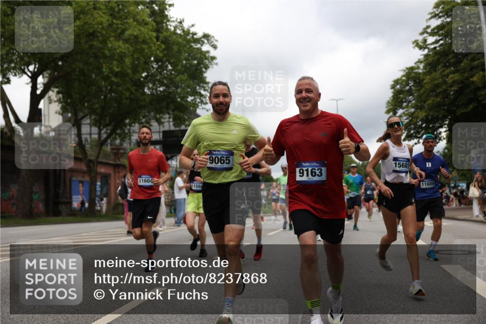 29.06.2025 - hella hamburg halbmarathon Yannick Fuchs http://msf.ph/oto/8237868 29.06.2025 10:47:11 20KM 1061, 1258, 1499, 1683, 1706, 1783, 2074, 2082, 2099, 2208, 2346, 2910, 3059, 3334, 3399, 3999, 4065, 4419, 4587, 4635, 5077, 5607, 5907, 6198, 6628, 7177, 7509, 7864, 8273, 8361, 8390, 8651, 9065, 9163, 9537, 10724, 10895, 11217, 11588, 11589, 11604, 11689, 11992, 12155, 12413, 12482, 12490, 12875, 12910, 14323, 15126, 15179, 15430, 15681, 15980, 16467, 16538, 16986, 18249, 18590, 18720, 18901, 19208, 19244 meine-sportfotos.de