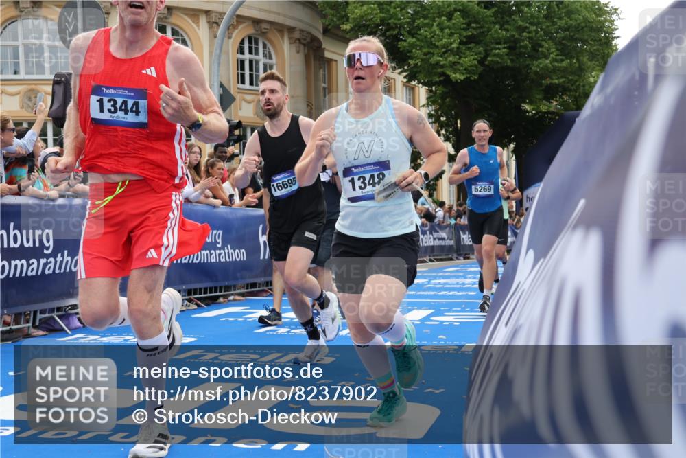 29.06.2025 - hella hamburg halbmarathon Strokosch-Dieckow http://msf.ph/oto/8237902 29.06.2025 10:35:33 Ziel 1344, 1889, 4050, 4062, 5269, 10384, 10771, 14841, 15959, 16123, 16695, 16811, 17612, 17826, 18841, 19022 meine-sportfotos.de