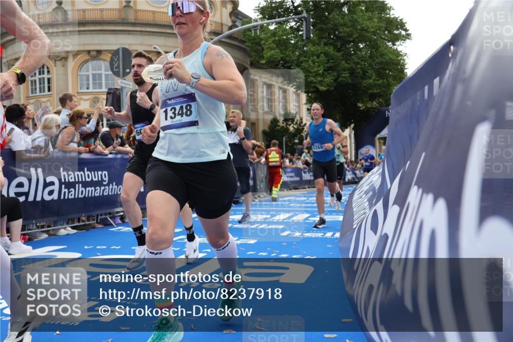 29.06.2025 - hella hamburg halbmarathon Strokosch-Dieckow http://msf.ph/oto/8237918 29.06.2025 10:35:34 Ziel 1344, 1889, 4050, 4062, 5269, 10384, 10771, 12462, 12899, 14841, 16123, 16695, 16811, 17612, 17826, 18841, 19022 meine-sportfotos.de