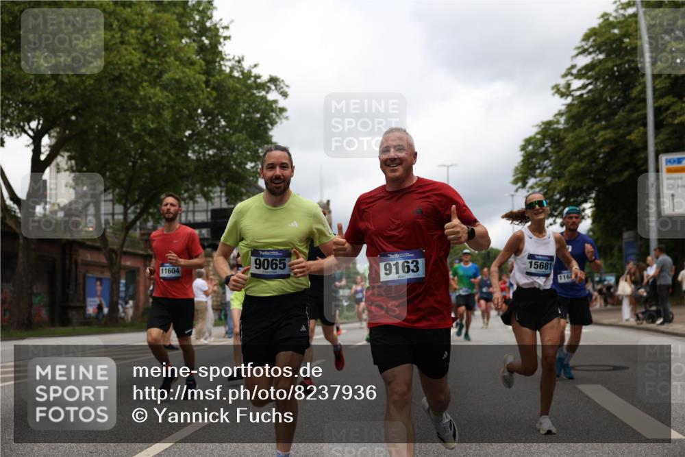 29.06.2025 - hella hamburg halbmarathon Yannick Fuchs http://msf.ph/oto/8237936 29.06.2025 10:47:12 20KM 1061, 1258, 1499, 1683, 1706, 1783, 2074, 2082, 2099, 2208, 2346, 2910, 3059, 3334, 3999, 4065, 4419, 4587, 4635, 4770, 5077, 5607, 5907, 6198, 6628, 7177, 7509, 7864, 8273, 8361, 8390, 8651, 9065, 9163, 9537, 10724, 10895, 11217, 11588, 11589, 11604, 11689, 11992, 12155, 12413, 12490, 12875, 12910, 13289, 14323, 15126, 15179, 15430, 15681, 15980, 16467, 16538, 16986, 18249, 18590, 18720, 18901, 19208, 19244 meine-sportfotos.de